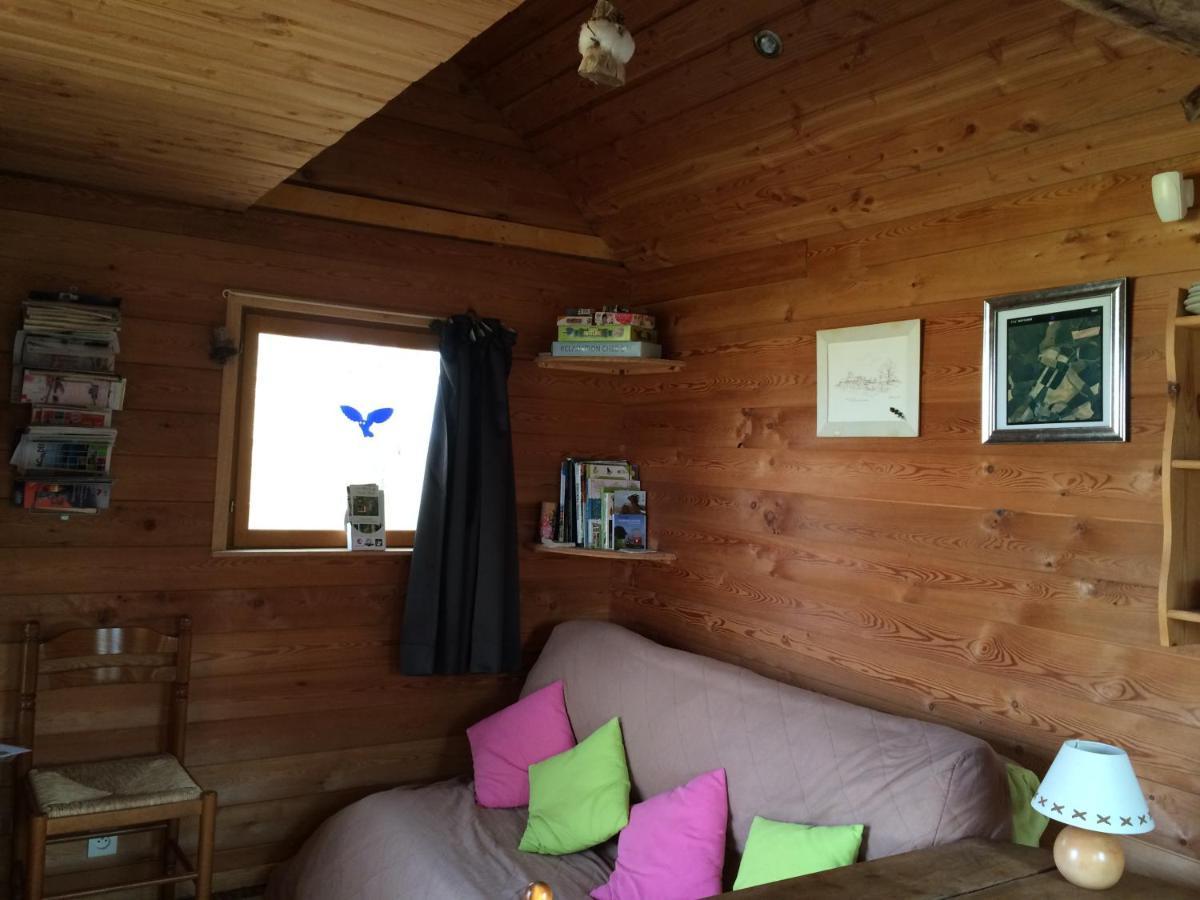 La Cabane Aux Secrets - Au Milieu De Nulle Part Outines Экстерьер фото
