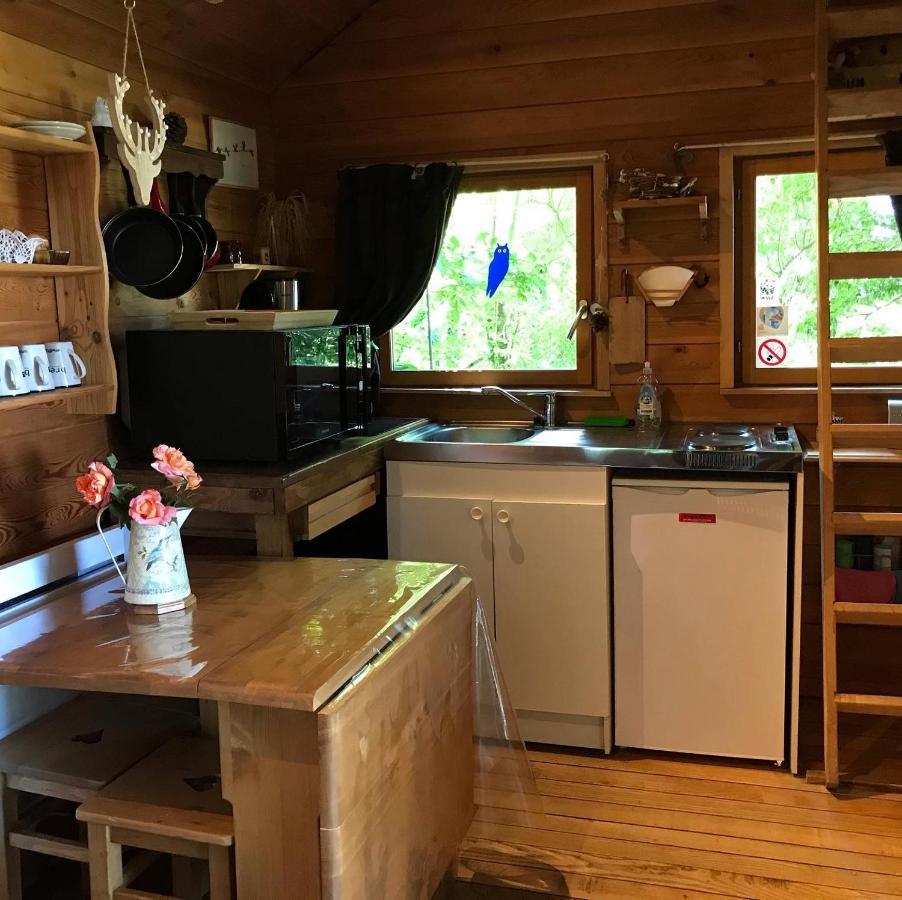 La Cabane Aux Secrets - Au Milieu De Nulle Part Outines Экстерьер фото