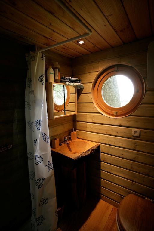 La Cabane Aux Secrets - Au Milieu De Nulle Part Outines Номер фото